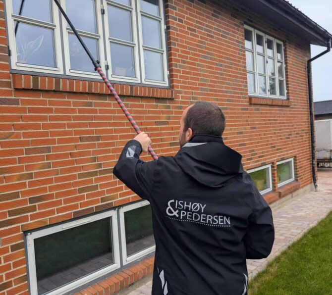 2ab0f165-ccfa-44b6-9da8-c1234be45ee7